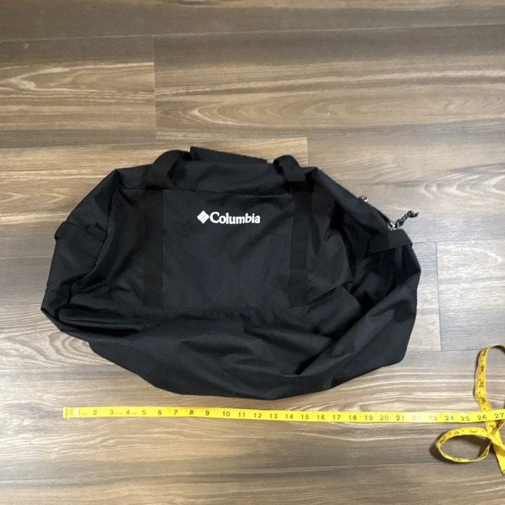 Columbia Black Duffle Bag O/S 24 in Zip Closure Gym & Training